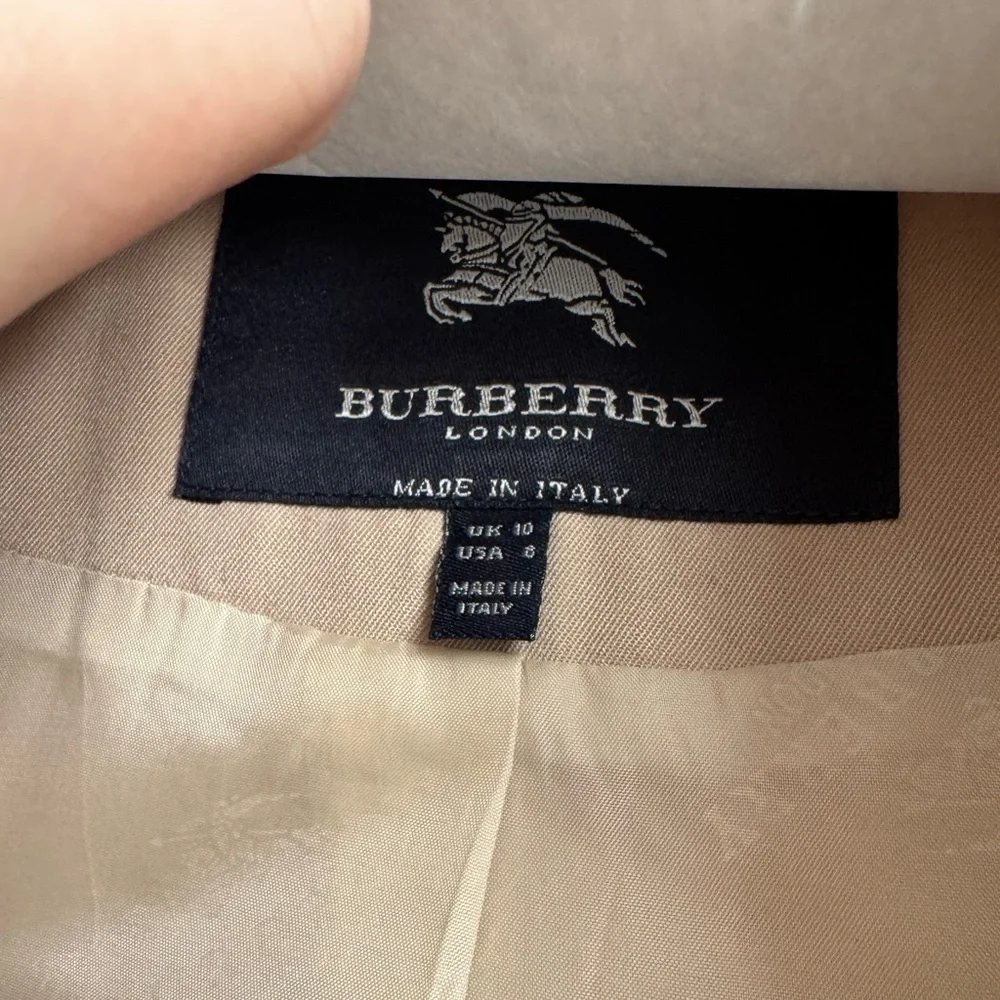 Burberry Beige Trench Coat - Picture 3 of 16